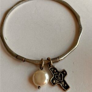 Cross with heart bracelet/ faux pearl / silver tone/ adjustable/ measures 8 in L